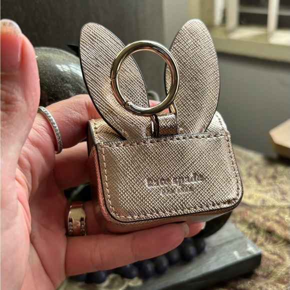 Authentic KATE SPADE gold metallic snap AirPod case with keychain - Picture 4 of 7